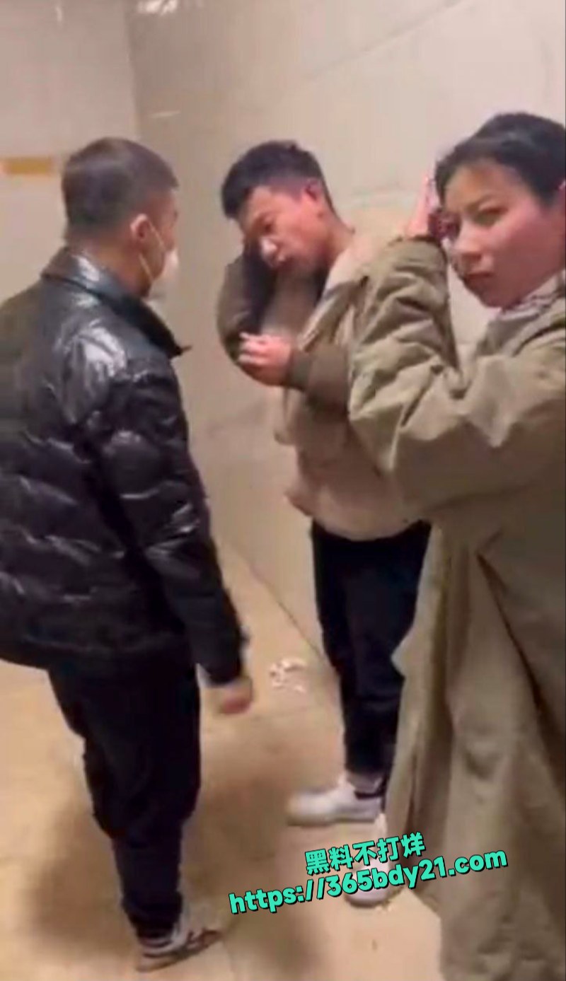 原配捉奸暴打奸夫淫妇现场实况  7