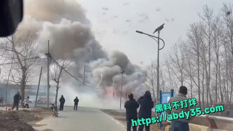 江苏烟花爆竹爆燃 12