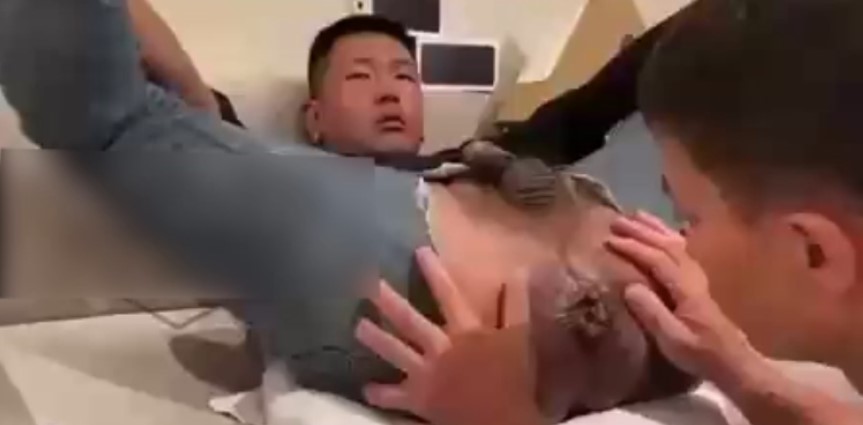最新大瓜 玫瑰刺身 此视频可能会引起不适 慎点 慎点 慎点