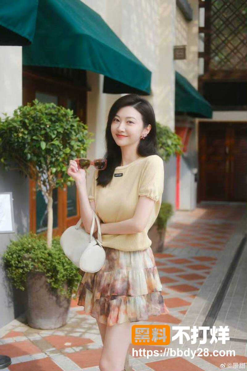 顶流女星景甜代孕索3亿1