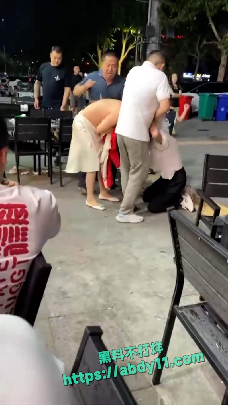 女人 打架 脱衣服 2