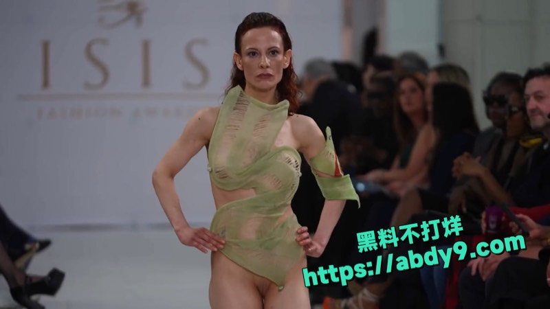 国际时尚展模特全裸试穿6