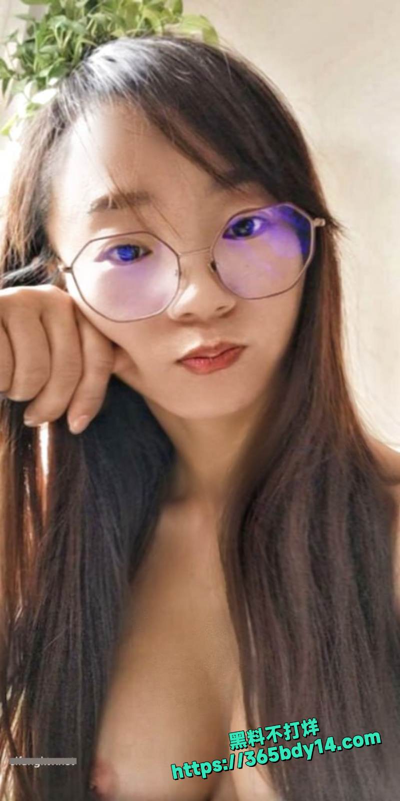山西财经大学眼镜妹李芋婷网调黑料流出