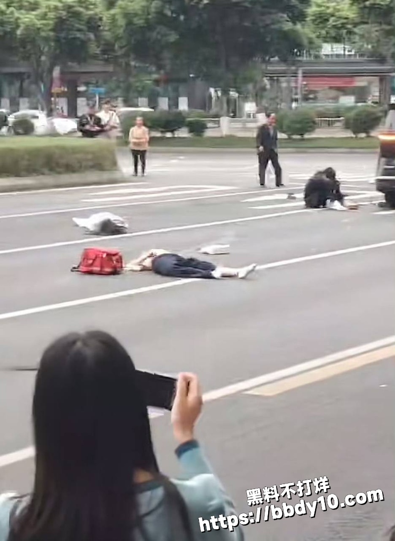 成都天府四街出车祸1