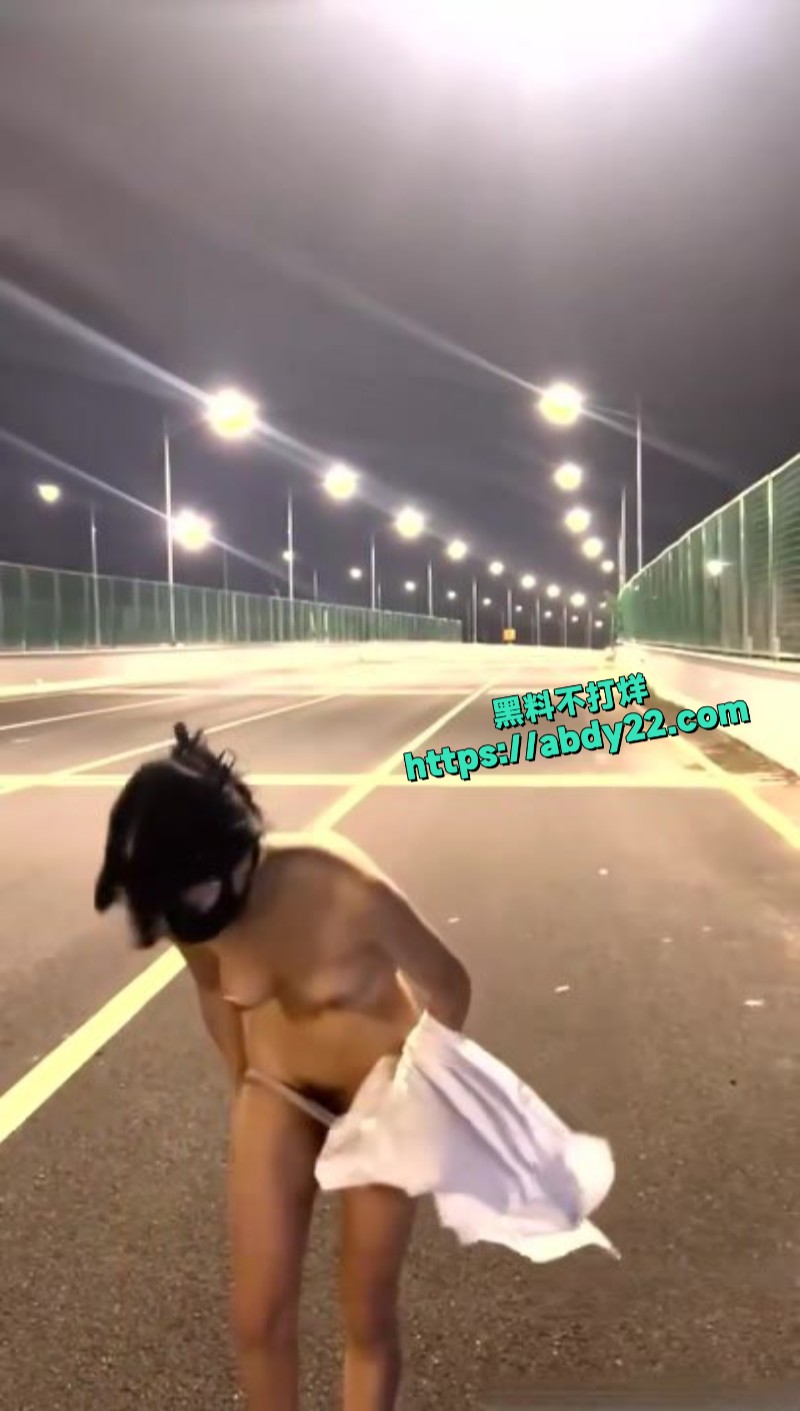 福利姬CikaiMoonu户外露出1