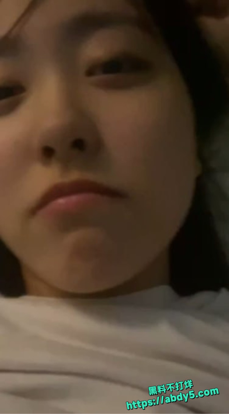 超美日本女美少女私密做爱全程火辣诱惑8