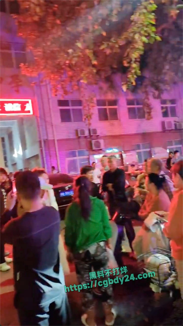 河南许昌第六中学一女生跳楼7