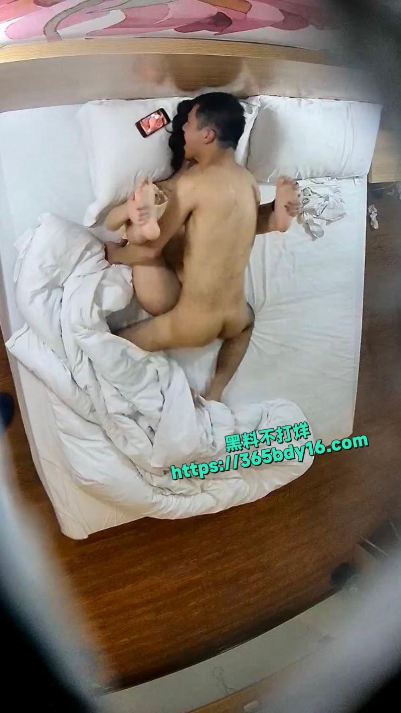 安防酒店近视角偷拍丸子头少妇偷情年轻小伙