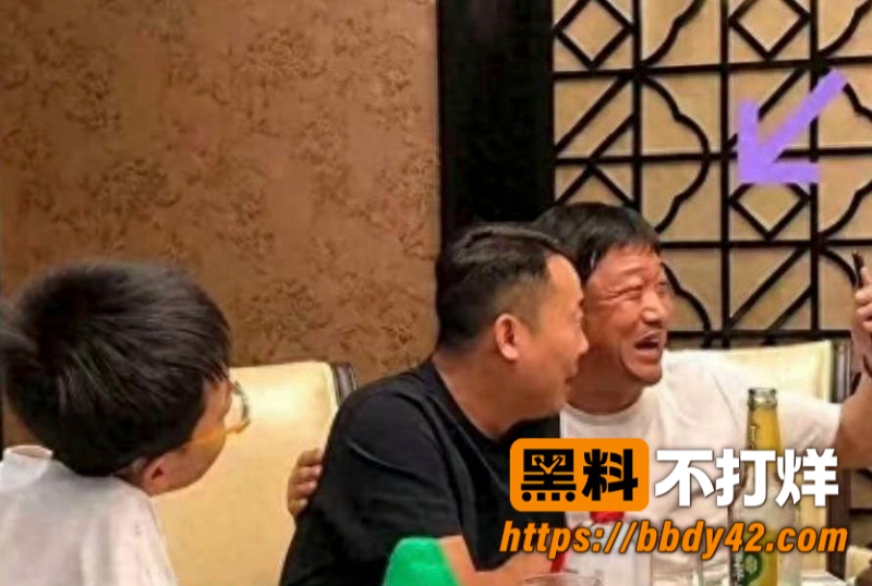贾冰被偷拍事件引争议4