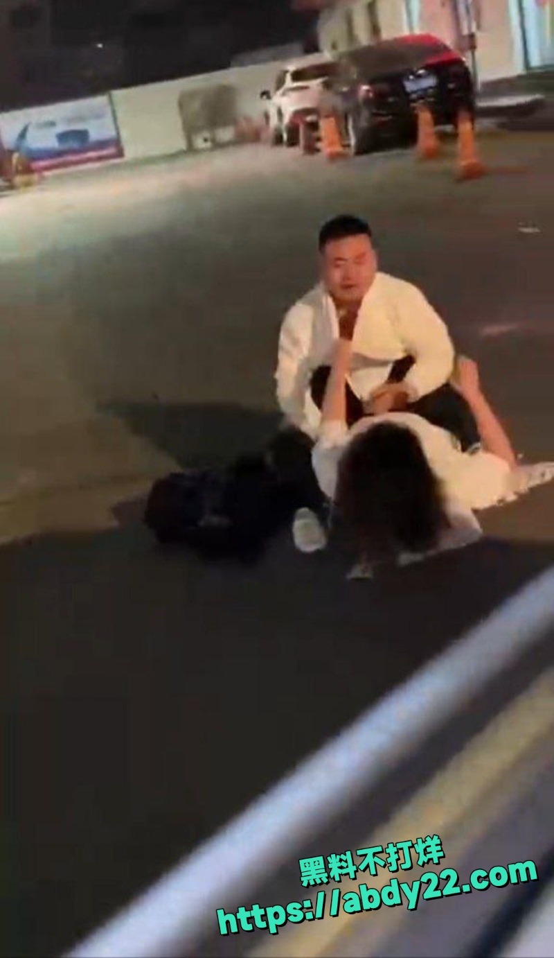 沈阳夫妻醉酒互扇大嘴巴子4