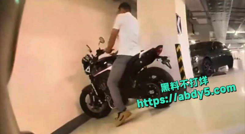 奇葩性癖操人家摩托车6