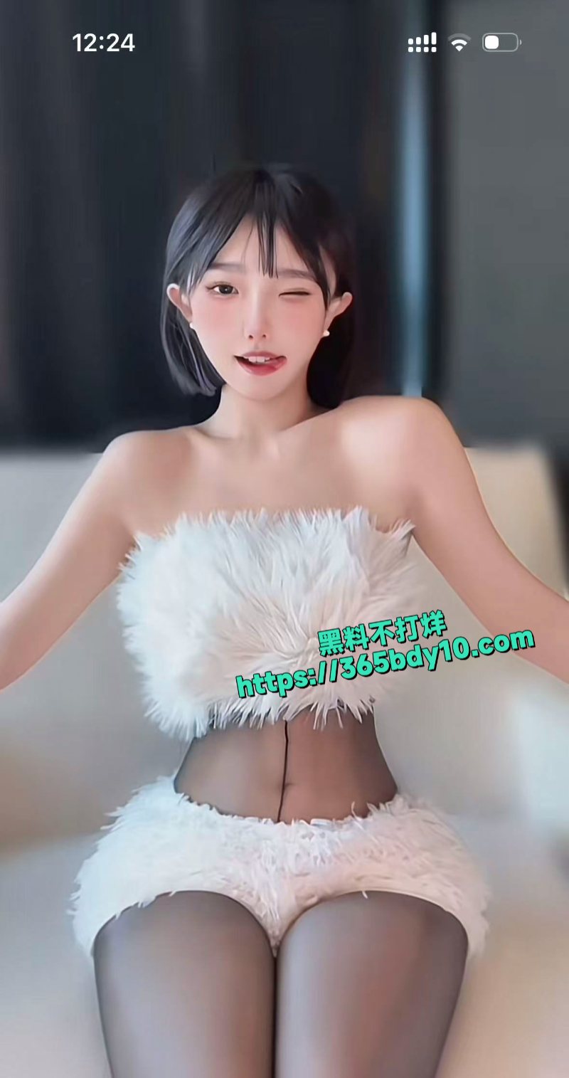 抖音两百多万粉丝女主播11y直播时多次漏点3