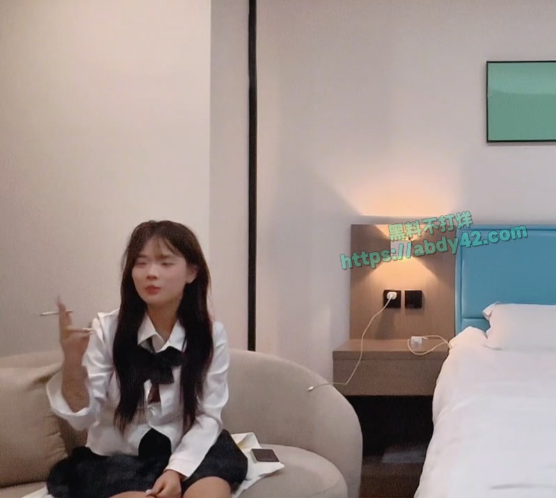 杏吧小小鸟探花刚下海嫩妹1
