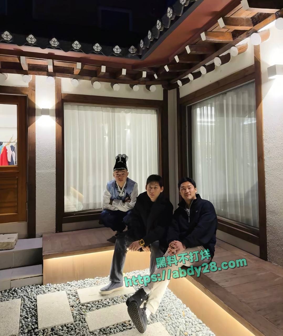 富二代李瑞滨被曝男名媛 55