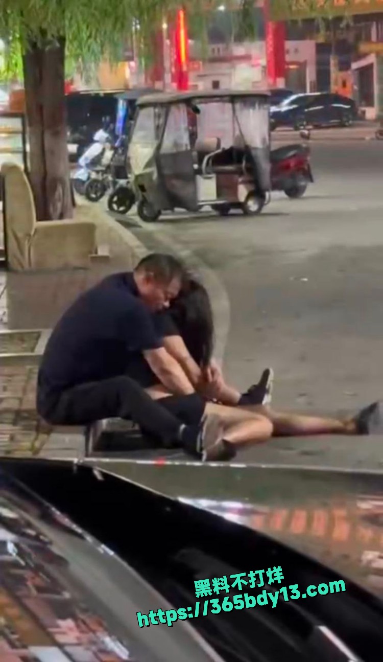 老头当街捡尸 7