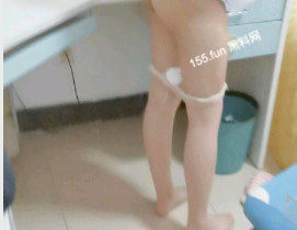 【原创首发】⻰凤胎妹妹15  强上写作业的妹妹！⼲到⼀半！⽼妈竟然上楼！惊⼼动魄！17P