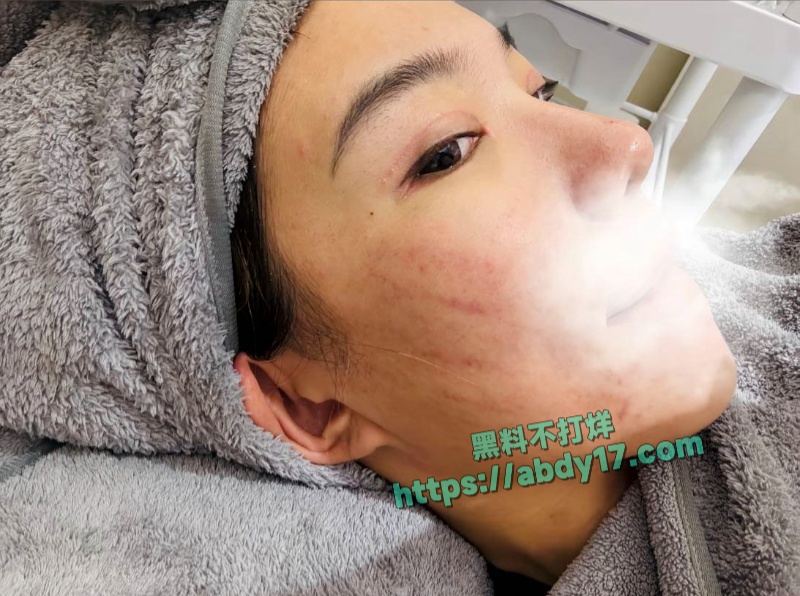 抖音甜妹网红小郑嘻嘻被曝婚内出轨 10