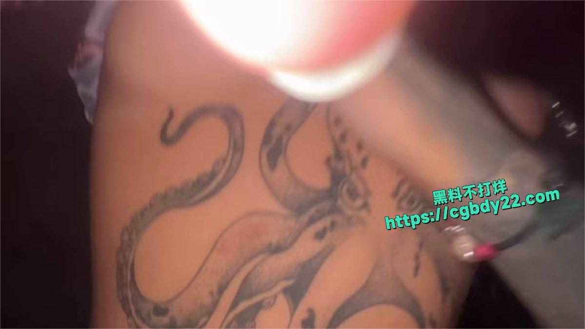 成都极品纹身野模26