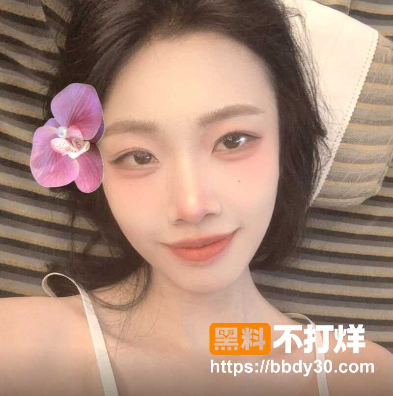 成都大学周夕梦2
