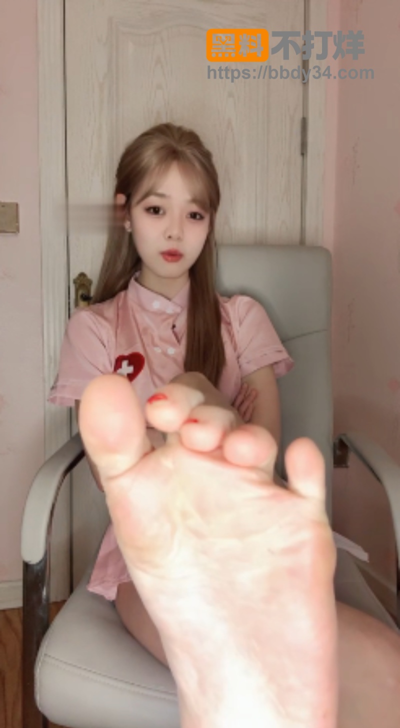 楚楚美腿护士姐姐露脸足交5