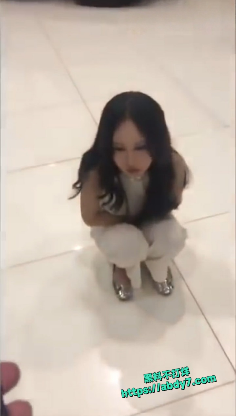北京富二代约绿茶婊 欣杨 车展大胆调教7