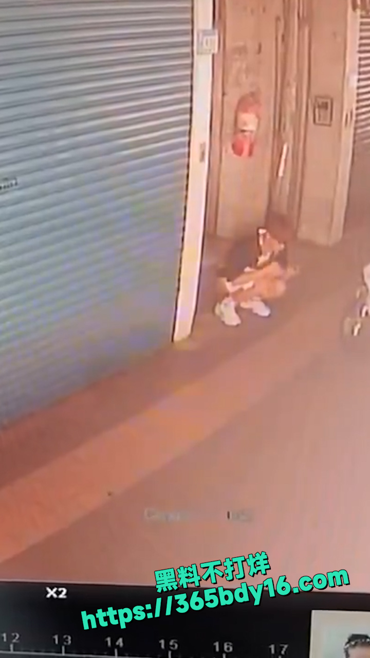 拉了屎不跑远点 8