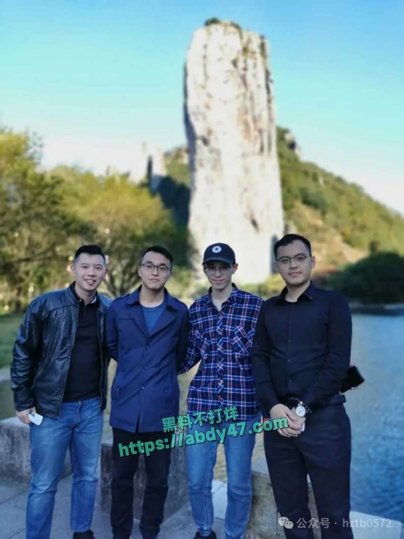 王律昂带着汤袅袅 2