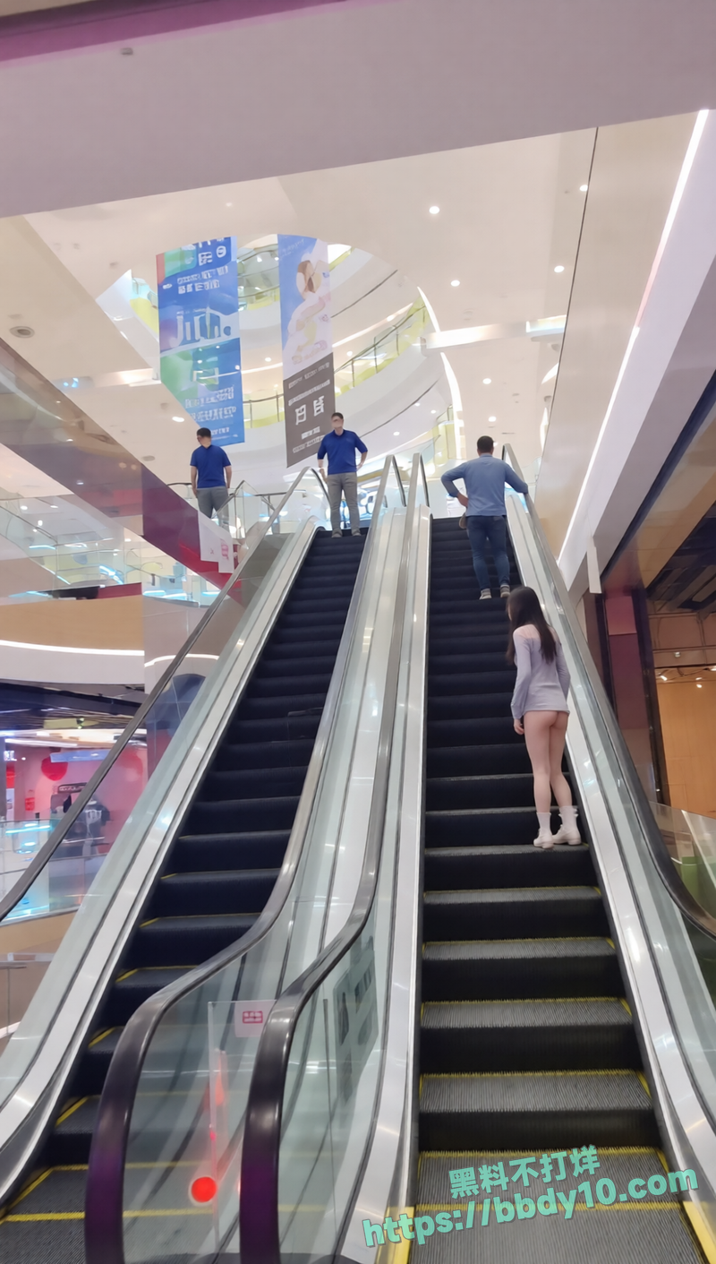 网红娜娜户外极限露出2