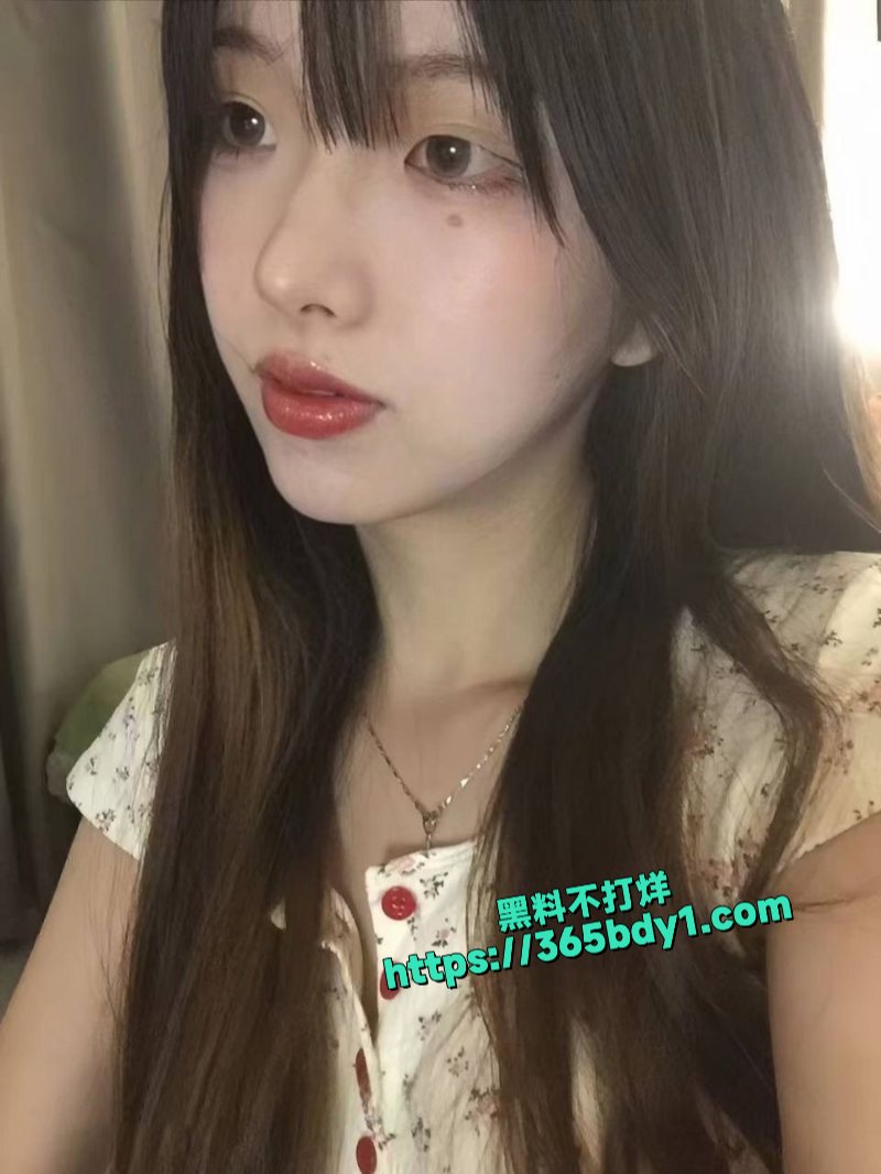 南昌艺术学院李欣茹高颜值巨反差的母狗1