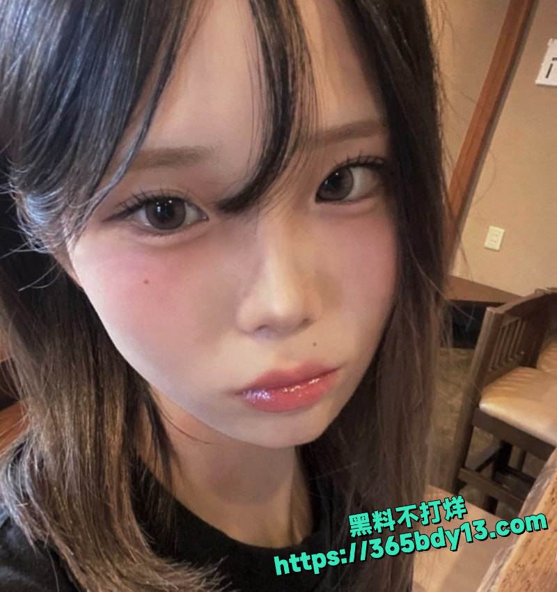 极品反差婊朱萍媛与男友进行打桩磨练大尺度露出