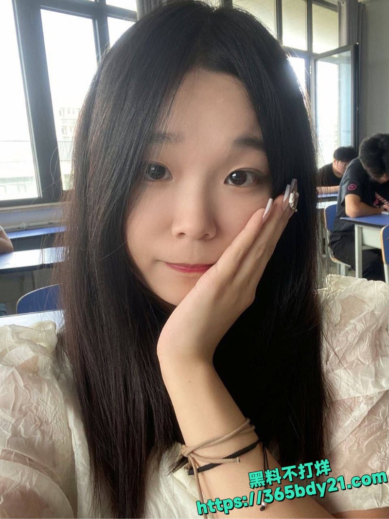 纯情学生妹反差自拍 8