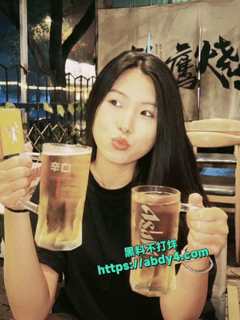 山东青岛林艺璇女上位榨精 6