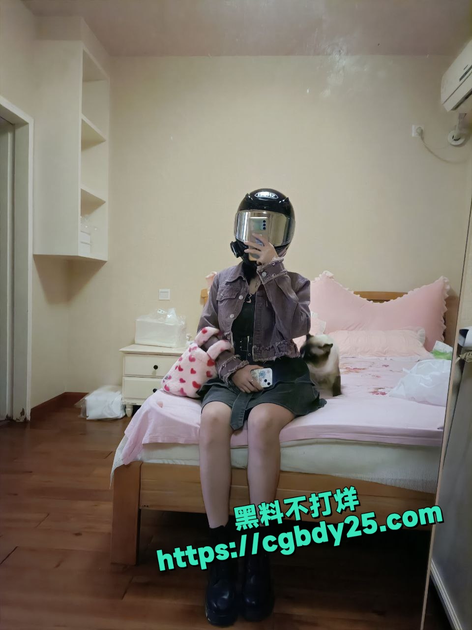 成都卖逼的机车网红被金主疯狂插入体内探索蜜穴6