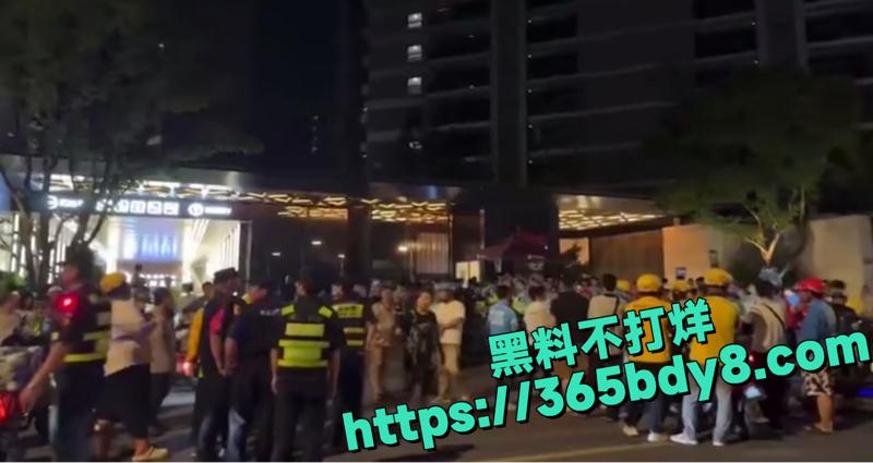 上海浦东外卖骑手抗议1