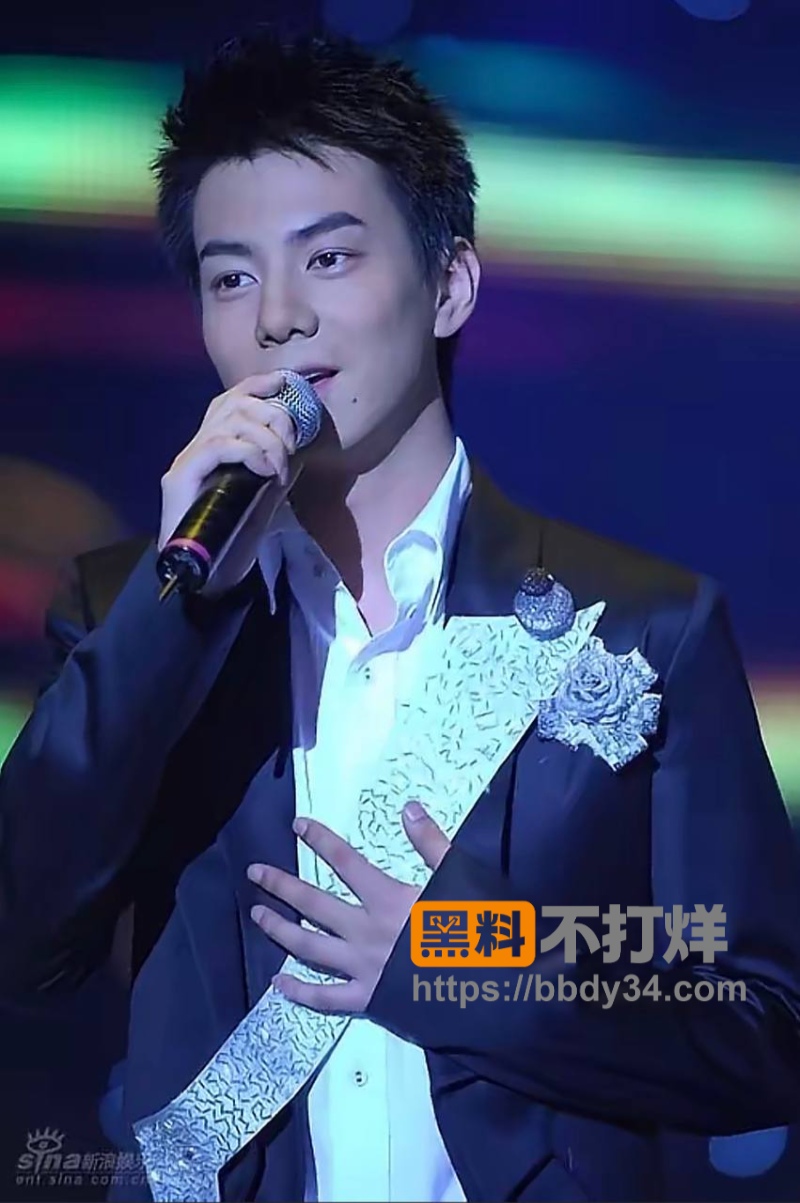 男演员张殿菲出轨聊骚约炮50