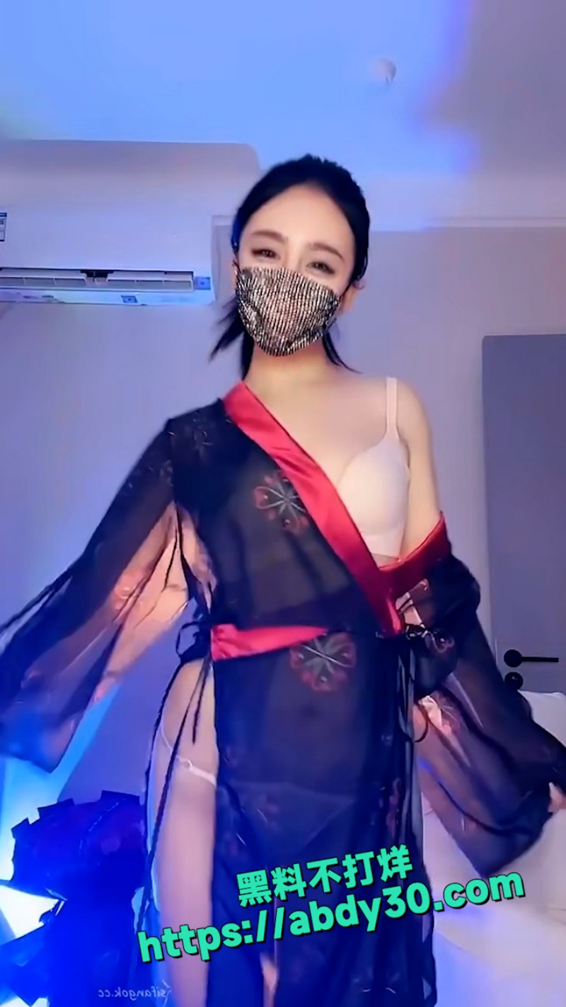 西西网红御姐的狂野 1