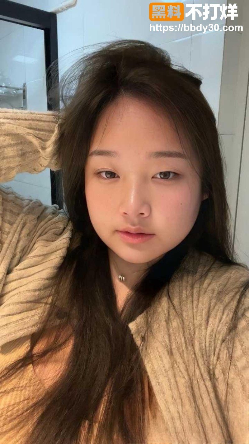 2岁反差女巨乳肥臀3