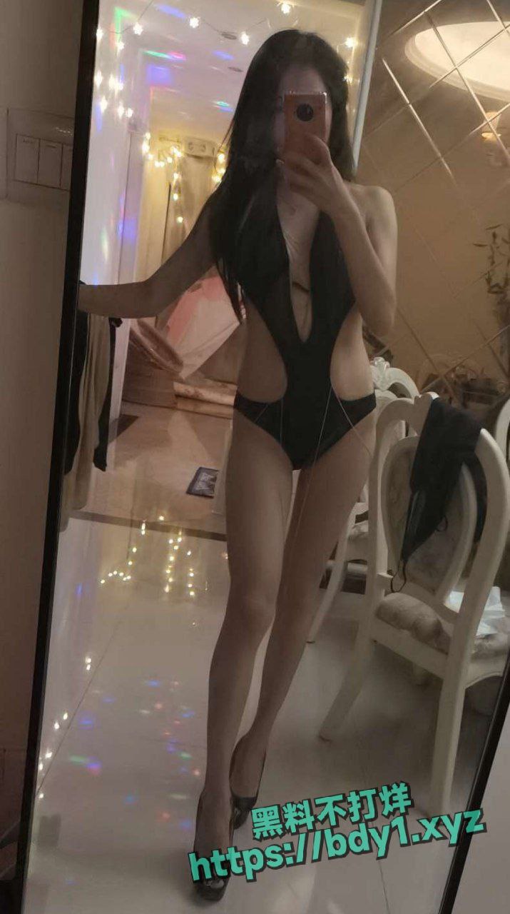 厦门健身教练宋恩慧假借带学员的借口从而钓凯子