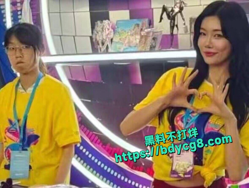 国产coser举报穿工作服都被下了7