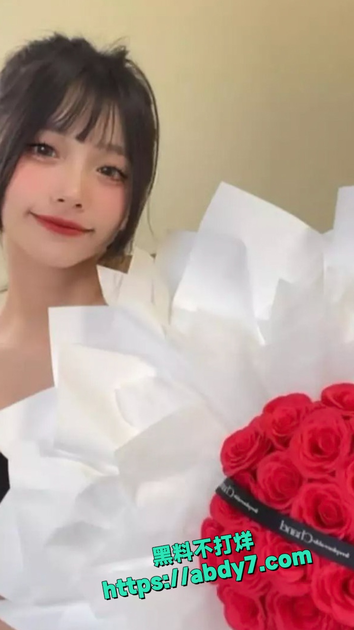 早期黄播揉奶视频外流 10