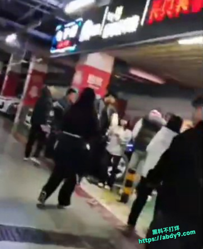 沈阳精神小妹街头约架7