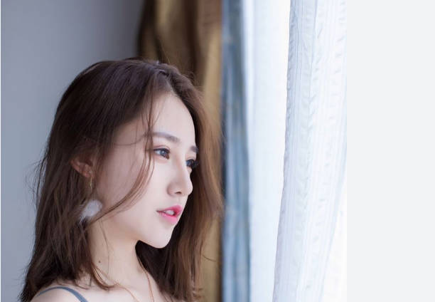 【原创首发】(14)趁家人外出潜入丈母娘房间,不让发出声音却忍不住! 3p