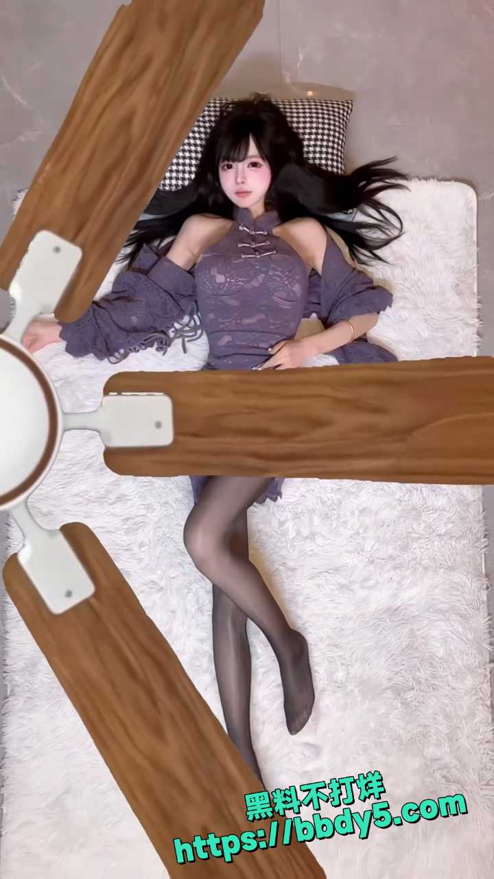 清纯少女风扇变装3