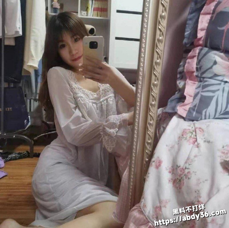 研究生郑霞为生活费2