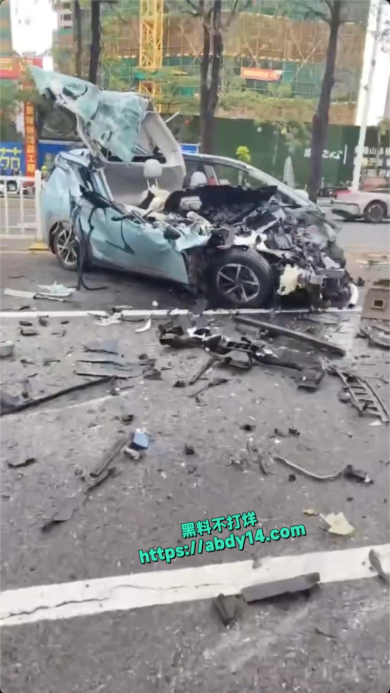 广东湛江三帆环岛发生交通事故 6