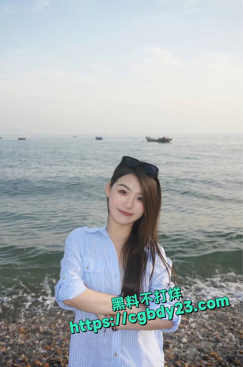 山东青岛吴雯在三亚给人当母狗3