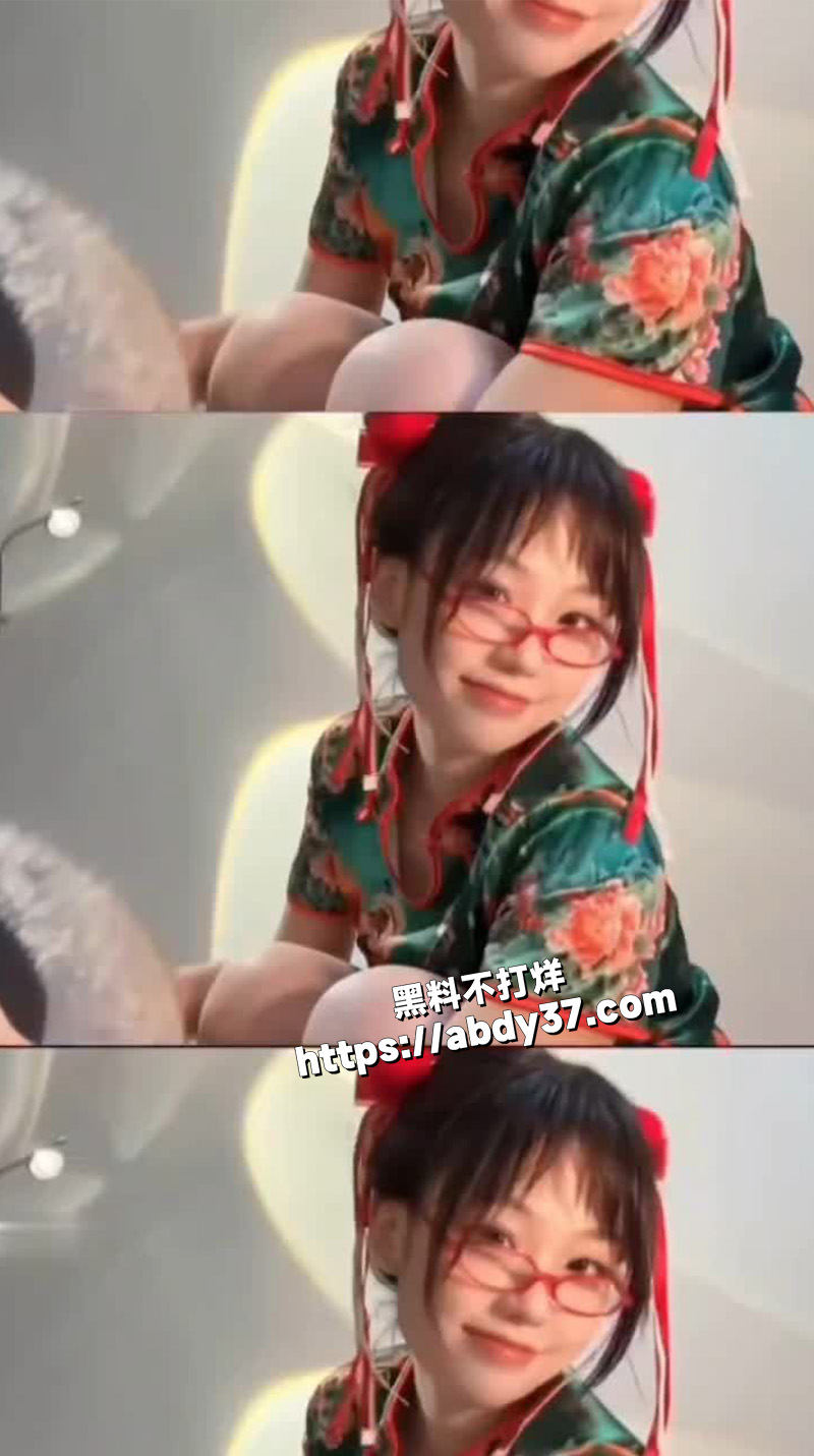 推特白虎女神 玉米yum707.jpg4