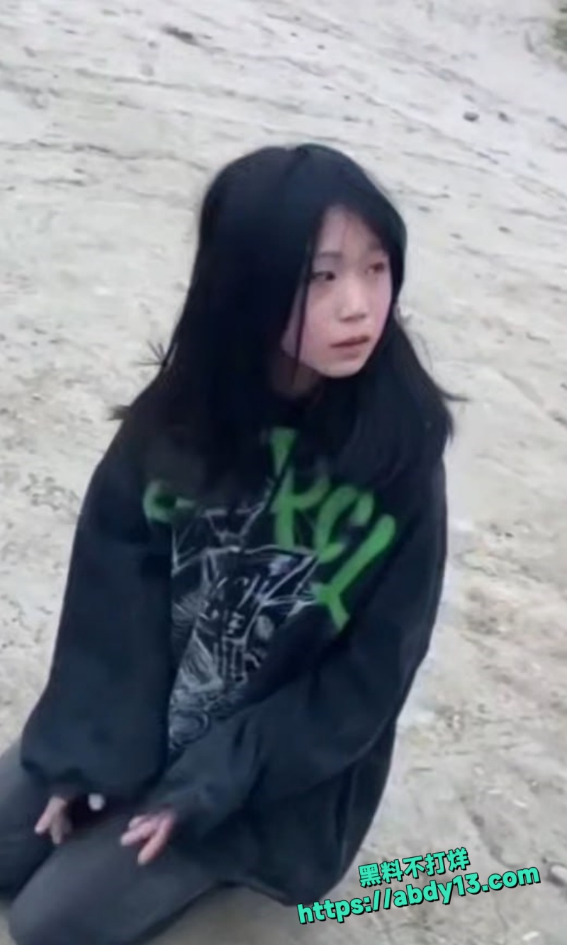 四川黄花菜地霸凌2