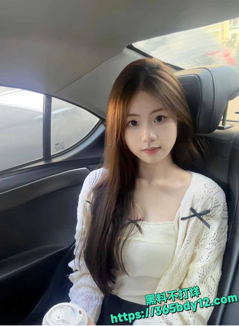 杭州劳斯莱斯古斯特车主老婆偷情视频泄密10.