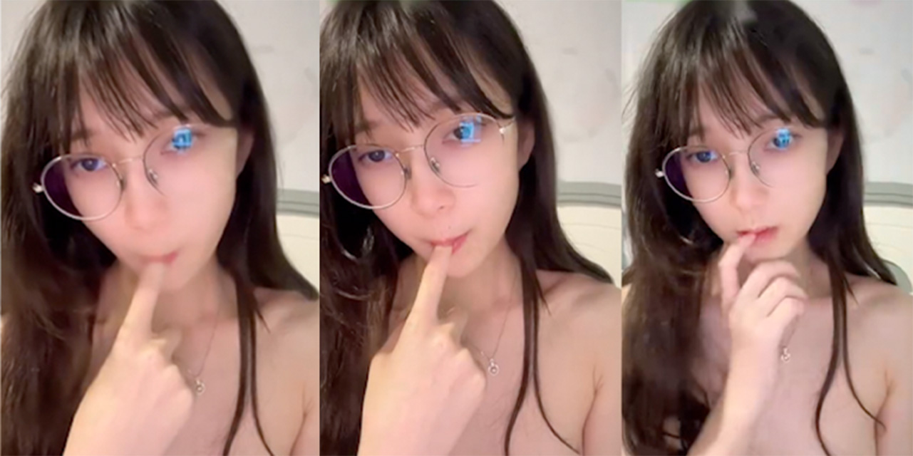 网红 语宁宁宁 极品眼镜良家小嫩妹 露点自慰 漏出来自己的特点大尺度勾引你